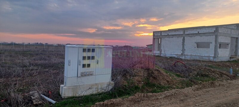 Sabareni, casa la rosu 116 mp utili, curte 607 mp